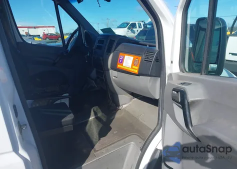 2015 Mercedes-Benz Sprinter 2500 High Roof z USA, uszkodzony, nr VIN WD3PE8DB7FP126747